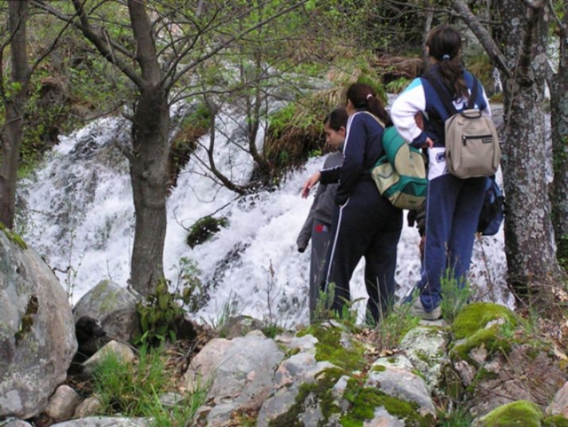 Acercandonos al borde de la garganta.jpg